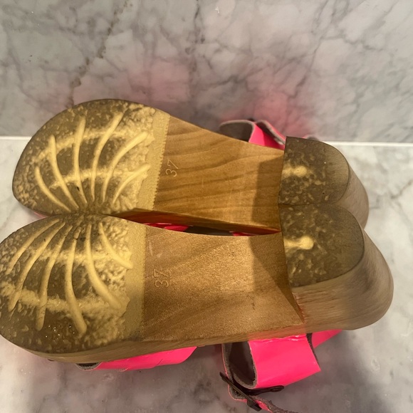 No. 6 Woven Patent Leather Clog Sandals Neon Pink - Picture 3 of 4